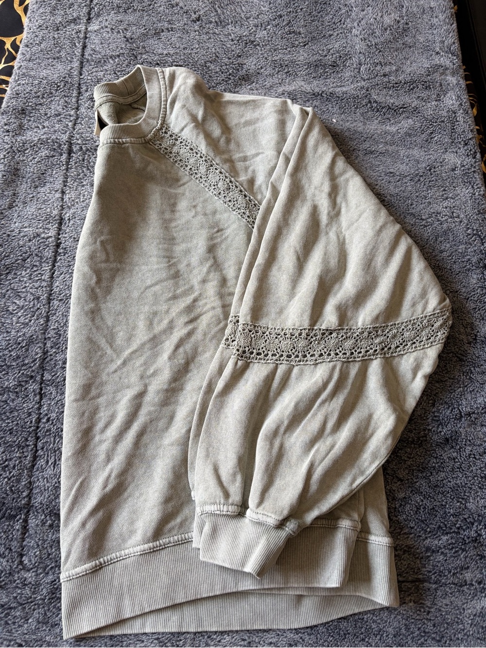 Universal Thread Lace-Trim Crewneck Sweater in Light Green